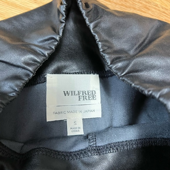 Aritzia (p)leather leggings - Picture 2 of 4